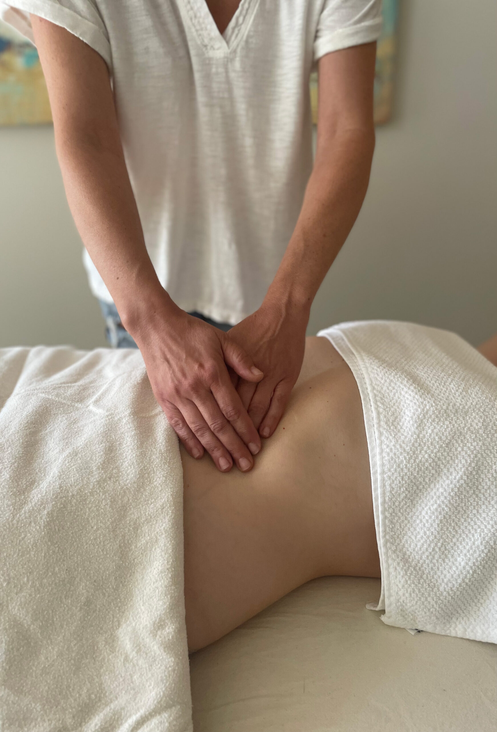 Post-surgical manual lymphatic drainage helps clear out excess lymph fluid caused by surgical trauma, which assists in faster healing and pain reduction.